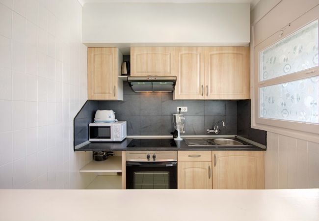Apartment in Empuriabrava - BADIA 2 ,PISO 2ha,PISCINA,100m PLAYA,PARKING,WIFI Apartment in Empuriabrava - BADIA 2 ,PISO 2ha,PISCINA,100m PLAYA,PARKING,WIFI