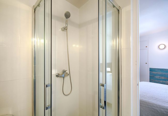Apartment in Empuriabrava - BADIA 9,PISO 1ha,PISCINA,100m playa,PARKING,WIFI Apartment in Empuriabrava - BADIA 9,PISO 1ha,PISCINA,100m playa,PARKING,WIFI