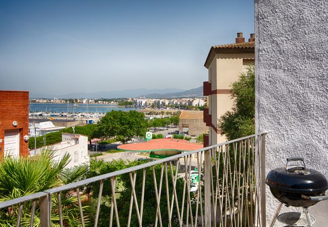Apartment in Rosas / Roses - MERCE RODOREDA,PISO 2HA VISTA PUERTO 2HA PARKING TERRASSA Apartment in Rosas / Roses - MERCE RODOREDA,PISO 2HA VISTA PUERTO 2HA PARKING TERRASSA