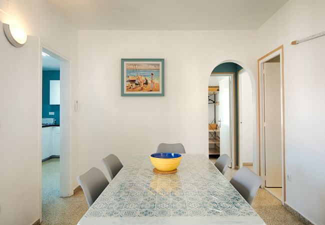 Apartment in Rosas / Roses - MERCE RODOREDA,PISO 2HA VISTA PUERTO 2HA PARKING TERRASSA Apartment in Rosas / Roses - MERCE RODOREDA,PISO 2HA VISTA PUERTO 2HA PARKING TERRASSA