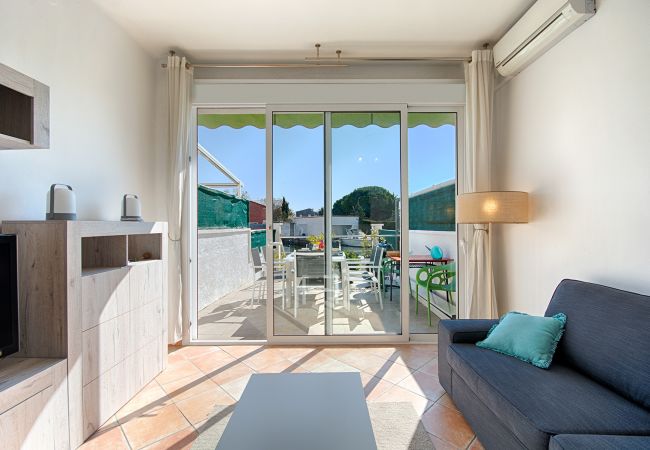 Villa in Empuriabrava - VILLA PORT DEL SOL 3CH, WIFI, PARKING , AMARRE Villa in Empuriabrava - VILLA PORT DEL SOL 3CH, WIFI, PARKING , AMARRE