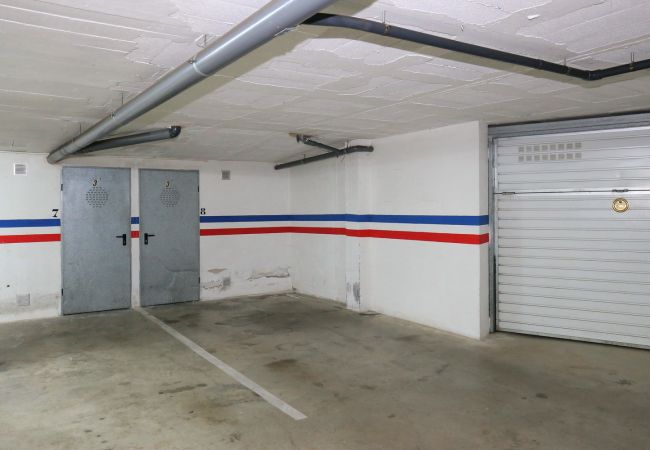 Apartamento en Rosas / Roses - SALATA, Magnífico apartamento 2 hab.con vista al mar a 30m de la playa. Piscina y parking privado.  Apartamento en Rosas / Roses - SALATA, Magnífico apartamento 2 hab.con vista al mar a 30m de la playa. Piscina y parking privado.