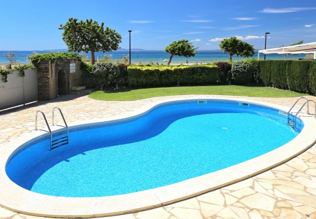 Apartamento en Rosas / Roses - SALATA, Magnífico apartamento 2 hab.con vista al mar a 30m de la playa. Piscina y parking privado.  Apartamento en Rosas / Roses - SALATA, Magnífico apartamento 2 hab.con vista al mar a 30m de la playa. Piscina y parking privado.