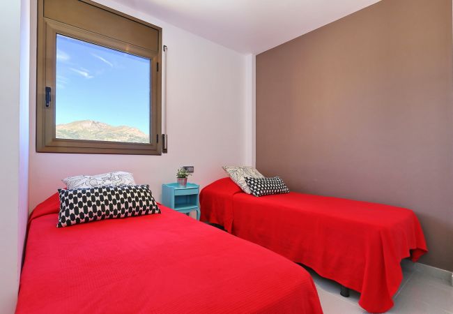 Apartamento en Rosas / Roses - SALATA, Magnífico apartamento 2 hab.con vista al mar a 30m de la playa. Piscina y parking privado.  Apartamento en Rosas / Roses - SALATA, Magnífico apartamento 2 hab.con vista al mar a 30m de la playa. Piscina y parking privado.