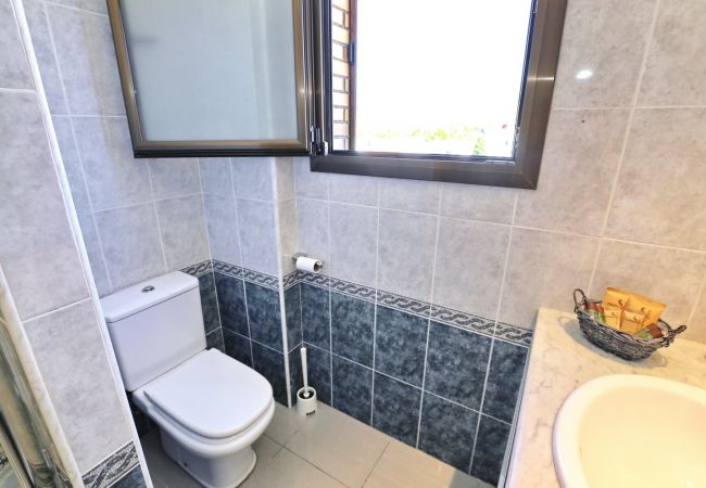 Apartamento en Rosas / Roses - SALATA, Magnífico apartamento 2 hab.con vista al mar a 30m de la playa. Piscina y parking privado.  Apartamento en Rosas / Roses - SALATA, Magnífico apartamento 2 hab.con vista al mar a 30m de la playa. Piscina y parking privado.