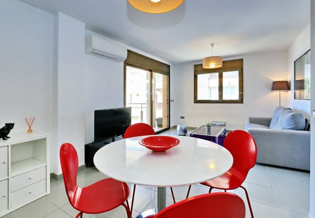 Apartamento en Rosas / Roses - SALATA, Magnífico apartamento 2 hab.con vista al mar a 30m de la playa. Piscina y parking privado.  Apartamento en Rosas / Roses - SALATA, Magnífico apartamento 2 hab.con vista al mar a 30m de la playa. Piscina y parking privado.