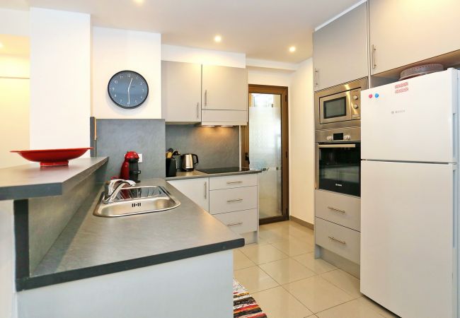 Apartamento en Rosas / Roses - SALATA, Magnífico apartamento 2 hab.con vista al mar a 30m de la playa. Piscina y parking privado.  Apartamento en Rosas / Roses - SALATA, Magnífico apartamento 2 hab.con vista al mar a 30m de la playa. Piscina y parking privado.