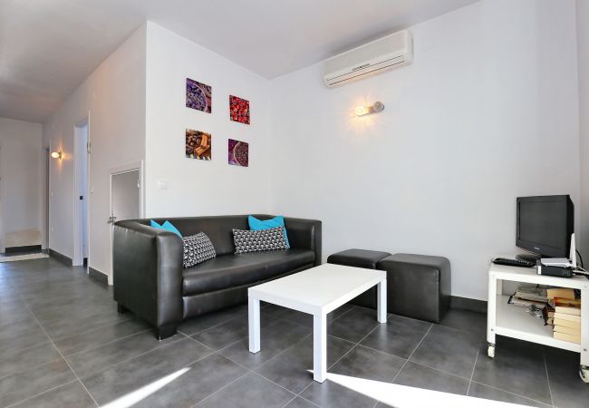 Villa en Empuriabrava - BAHIA 28 Magnífica casa 3 hab. con jardín y piscina privada a 300m de la playa Villa en Empuriabrava - BAHIA 28 Magnífica casa 3 hab. con jardín y piscina privada a 300m de la playa