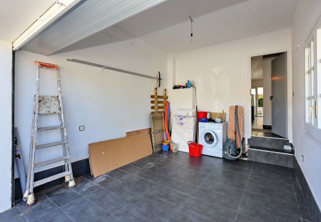 Villa en Empuriabrava - BAHIA 28 Magnífica casa 3 hab. con jardín y piscina privada a 300m de la playa Villa en Empuriabrava - BAHIA 28 Magnífica casa 3 hab. con jardín y piscina privada a 300m de la playa