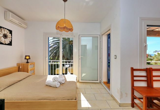 Villa en Empuriabrava - BAHIA 28 Magnífica casa 3 hab. con jardín y piscina privada a 300m de la playa Villa en Empuriabrava - BAHIA 28 Magnífica casa 3 hab. con jardín y piscina privada a 300m de la playa