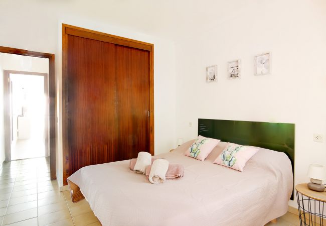 Apartamento en Rosas / Roses - MEDA CHICA, MAGNIFICO APARTAMENTO  1 HAB CON VISTA AL MAR,  Y PARKING