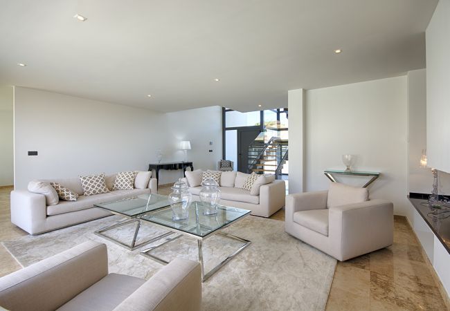 Villa en Empuriabrava - PENI LUJOSA CASA CANAL PENI,4ha, PISCINA, AMARRE 25m,WIFI Villa en Empuriabrava - PENI LUJOSA CASA CANAL PENI,4ha, PISCINA, AMARRE 25m,WIFI