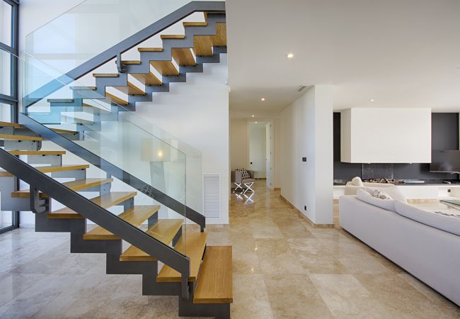 Villa en Empuriabrava - PENI LUJOSA CASA CANAL PENI,4ha, PISCINA, AMARRE 25m,WIFI Villa en Empuriabrava - PENI LUJOSA CASA CANAL PENI,4ha, PISCINA, AMARRE 25m,WIFI