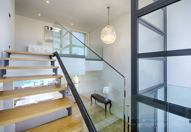 Villa en Empuriabrava - PENI LUJOSA CASA CANAL PENI,4ha, PISCINA, AMARRE 25m,WIFI Villa en Empuriabrava - PENI LUJOSA CASA CANAL PENI,4ha, PISCINA, AMARRE 25m,WIFI