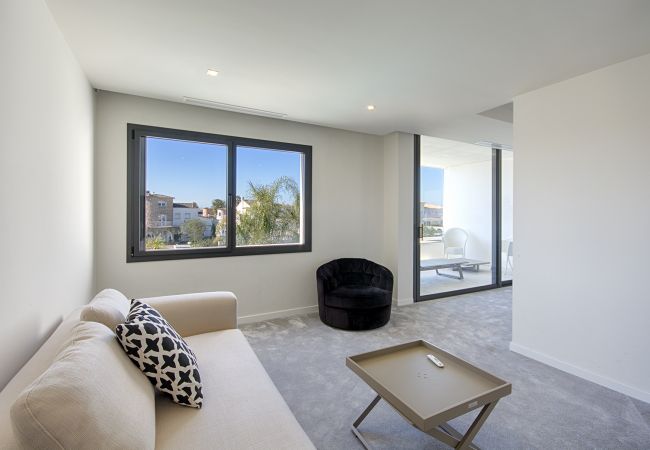 Villa en Empuriabrava - PENI LUJOSA CASA CANAL PENI,4ha, PISCINA, AMARRE 25m,WIFI Villa en Empuriabrava - PENI LUJOSA CASA CANAL PENI,4ha, PISCINA, AMARRE 25m,WIFI