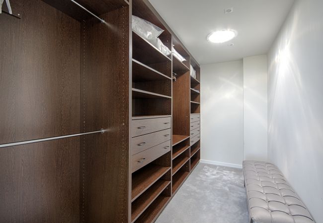 Villa en Empuriabrava - PENI LUJOSA CASA CANAL PENI,4ha, PISCINA, AMARRE 25m,WIFI Villa en Empuriabrava - PENI LUJOSA CASA CANAL PENI,4ha, PISCINA, AMARRE 25m,WIFI