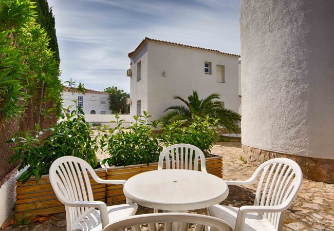 Apartamento en Empuriabrava - BADIA 9,PISO 1ha,PISCINA,100m playa,PARKING,WIFI Apartamento en Empuriabrava - BADIA 9,PISO 1ha,PISCINA,100m playa,PARKING,WIFI