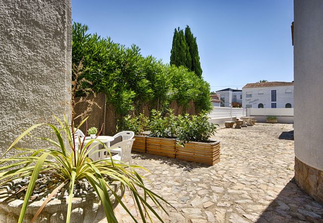 Apartamento en Empuriabrava - BADIA 9,PISO 1ha,PISCINA,100m playa,PARKING,WIFI Apartamento en Empuriabrava - BADIA 9,PISO 1ha,PISCINA,100m playa,PARKING,WIFI