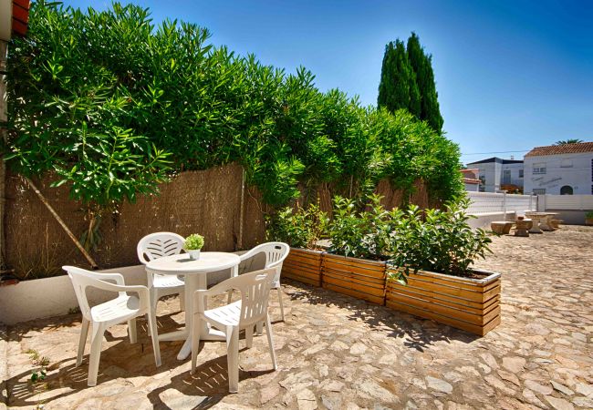 Apartamento en Empuriabrava - BADIA 9,PISO 1ha,PISCINA,100m playa,PARKING,WIFI Apartamento en Empuriabrava - BADIA 9,PISO 1ha,PISCINA,100m playa,PARKING,WIFI