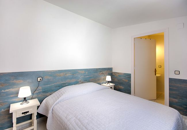 Apartamento en Empuriabrava - BADIA 9,PISO 1ha,PISCINA,100m playa,PARKING,WIFI