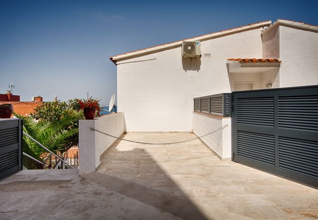 Apartamento en Rosas / Roses - MERCE RODOREDA,PISO 2HA VISTA PUERTO 2HA PARKING TERRASSA Apartamento en Rosas / Roses - MERCE RODOREDA,PISO 2HA VISTA PUERTO 2HA PARKING TERRASSA