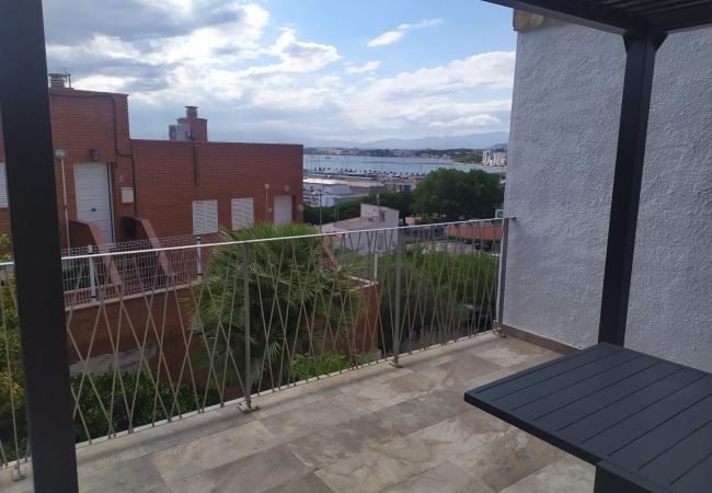 Apartamento en Rosas / Roses - MERCE RODOREDA,PISO 2HA VISTA PUERTO 2HA PARKING TERRASSA Apartamento en Rosas / Roses - MERCE RODOREDA,PISO 2HA VISTA PUERTO 2HA PARKING TERRASSA