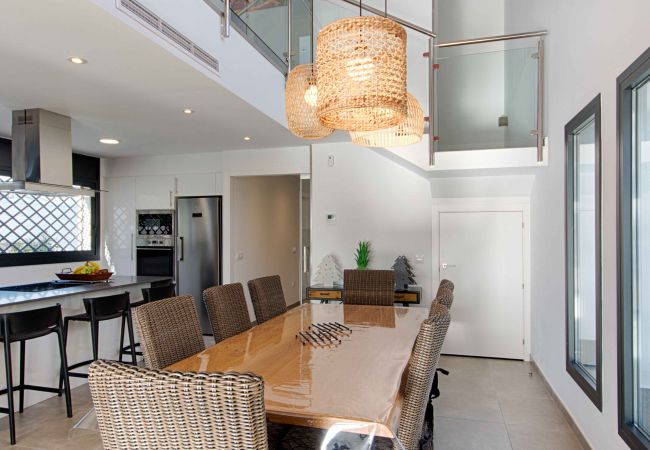 Villa en Empuriabrava - TER MARAVILLOSA VILLA CANAL TER,PISCINA,WIFI, PARKING Villa en Empuriabrava - TER MARAVILLOSA VILLA CANAL TER,PISCINA,WIFI, PARKING