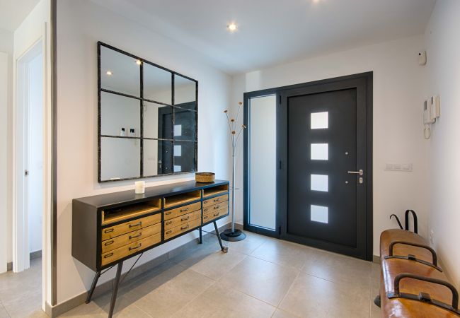 Villa en Empuriabrava - TER MARAVILLOSA VILLA CANAL TER,PISCINA,WIFI, PARKING Villa en Empuriabrava - TER MARAVILLOSA VILLA CANAL TER,PISCINA,WIFI, PARKING