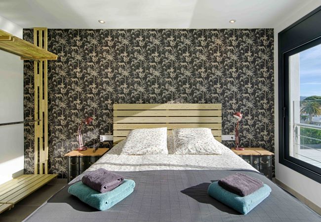 Villa en Empuriabrava - TER MARAVILLOSA VILLA CANAL TER,PISCINA,WIFI, PARKING Villa en Empuriabrava - TER MARAVILLOSA VILLA CANAL TER,PISCINA,WIFI, PARKING