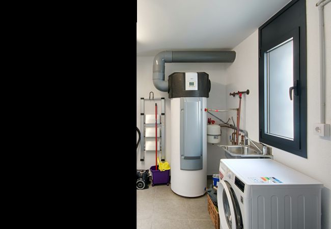 Villa en Empuriabrava - TER MARAVILLOSA VILLA CANAL TER,PISCINA,WIFI, PARKING Villa en Empuriabrava - TER MARAVILLOSA VILLA CANAL TER,PISCINA,WIFI, PARKING