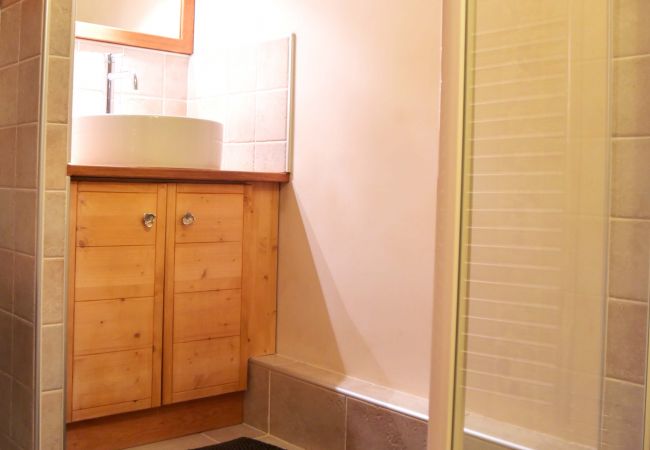 Apartamento en Val-d´Isère - L'ALBARON 3CH,WIFI,PARKING, 100 m PISTES Apartamento en Val-d´Isère - L'ALBARON 3CH,WIFI,PARKING, 100 m PISTES