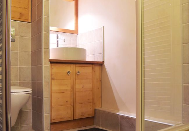 Apartamento en Val-d´Isère - L'ALBARON 3CH,WIFI,PARKING, 100 m PISTES Apartamento en Val-d´Isère - L'ALBARON 3CH,WIFI,PARKING, 100 m PISTES