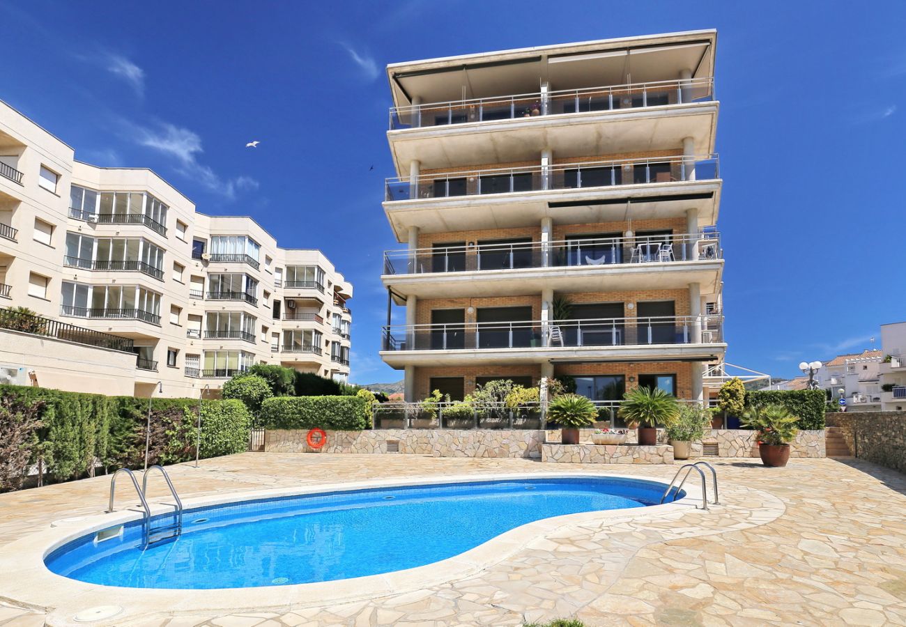 Appartement à Rosas / Roses - SALATA, Superbe appartement 2 ch,vue mer a 30 m de la plage,piscine,Parking privé