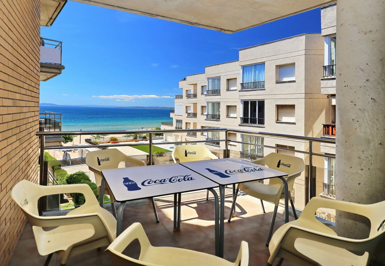 Appartement à Rosas / Roses - SALATA, Superbe appartement 2 ch,vue mer a 30 m de la plage,piscine,Parking privé