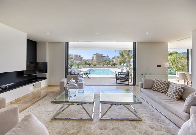 Villa à Empuriabrava - PENI LUXUEUSE VILLA CANAL PENI, 4CH,PISCINE, AMARRE 25m,WIFI Villa à Empuriabrava - PENI LUXUEUSE VILLA CANAL PENI, 4CH,PISCINE, AMARRE 25m,WIFI