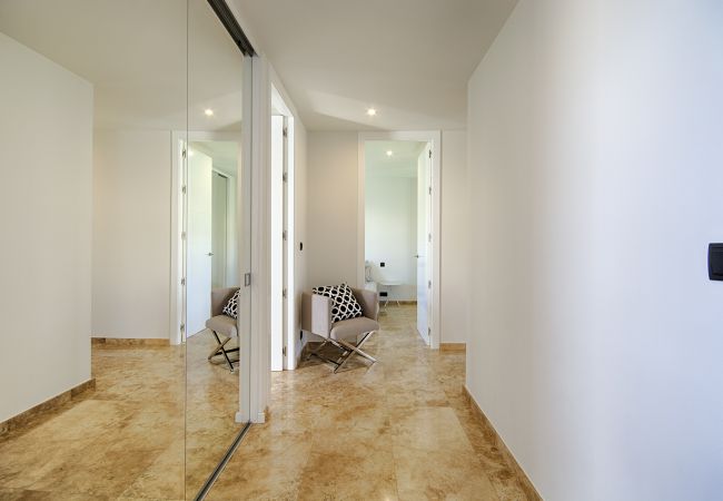 Villa à Empuriabrava - PENI LUXUEUSE VILLA CANAL PENI, 4CH,PISCINE, AMARRE 25m,WIFI Villa à Empuriabrava - PENI LUXUEUSE VILLA CANAL PENI, 4CH,PISCINE, AMARRE 25m,WIFI