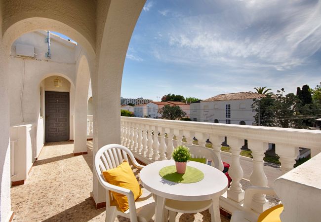 Appartement à Empuriabrava - BADIA 4,BEL APPART 2ch,PISCINE,100m de la plage,PARKING,WIFI