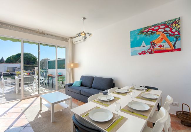 Villa à Empuriabrava - VILLA PORT DEL SOL 3CH, WIFI, PARKING , AMARRE Villa à Empuriabrava - VILLA PORT DEL SOL 3CH, WIFI, PARKING , AMARRE