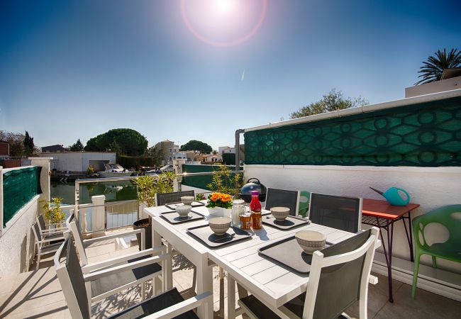 Villa à Empuriabrava - VILLA PORT DEL SOL 3CH, WIFI, PARKING , AMARRE Villa à Empuriabrava - VILLA PORT DEL SOL 3CH, WIFI, PARKING , AMARRE