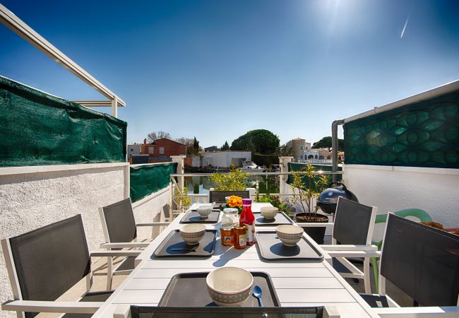 Villa à Empuriabrava - VILLA PORT DEL SOL 3CH, WIFI, PARKING , AMARRE Villa à Empuriabrava - VILLA PORT DEL SOL 3CH, WIFI, PARKING , AMARRE