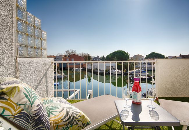 Villa à Empuriabrava - VILLA PORT DEL SOL 3CH, WIFI, PARKING , AMARRE Villa à Empuriabrava - VILLA PORT DEL SOL 3CH, WIFI, PARKING , AMARRE