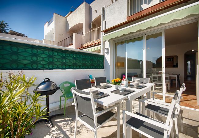 Villa à Empuriabrava - VILLA PORT DEL SOL 3CH, WIFI, PARKING , AMARRE Villa à Empuriabrava - VILLA PORT DEL SOL 3CH, WIFI, PARKING , AMARRE
