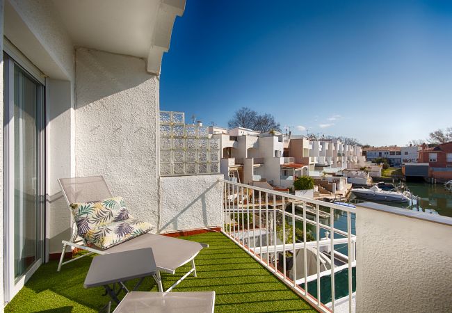 Villa à Empuriabrava - VILLA PORT DEL SOL 3CH, WIFI, PARKING , AMARRE Villa à Empuriabrava - VILLA PORT DEL SOL 3CH, WIFI, PARKING , AMARRE
